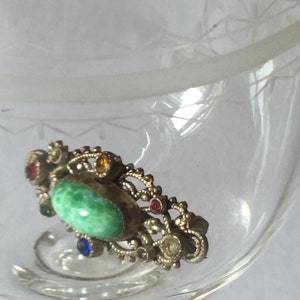 Antieke vintage 1950 filigraan broche met glazen stenen en strass steentjes