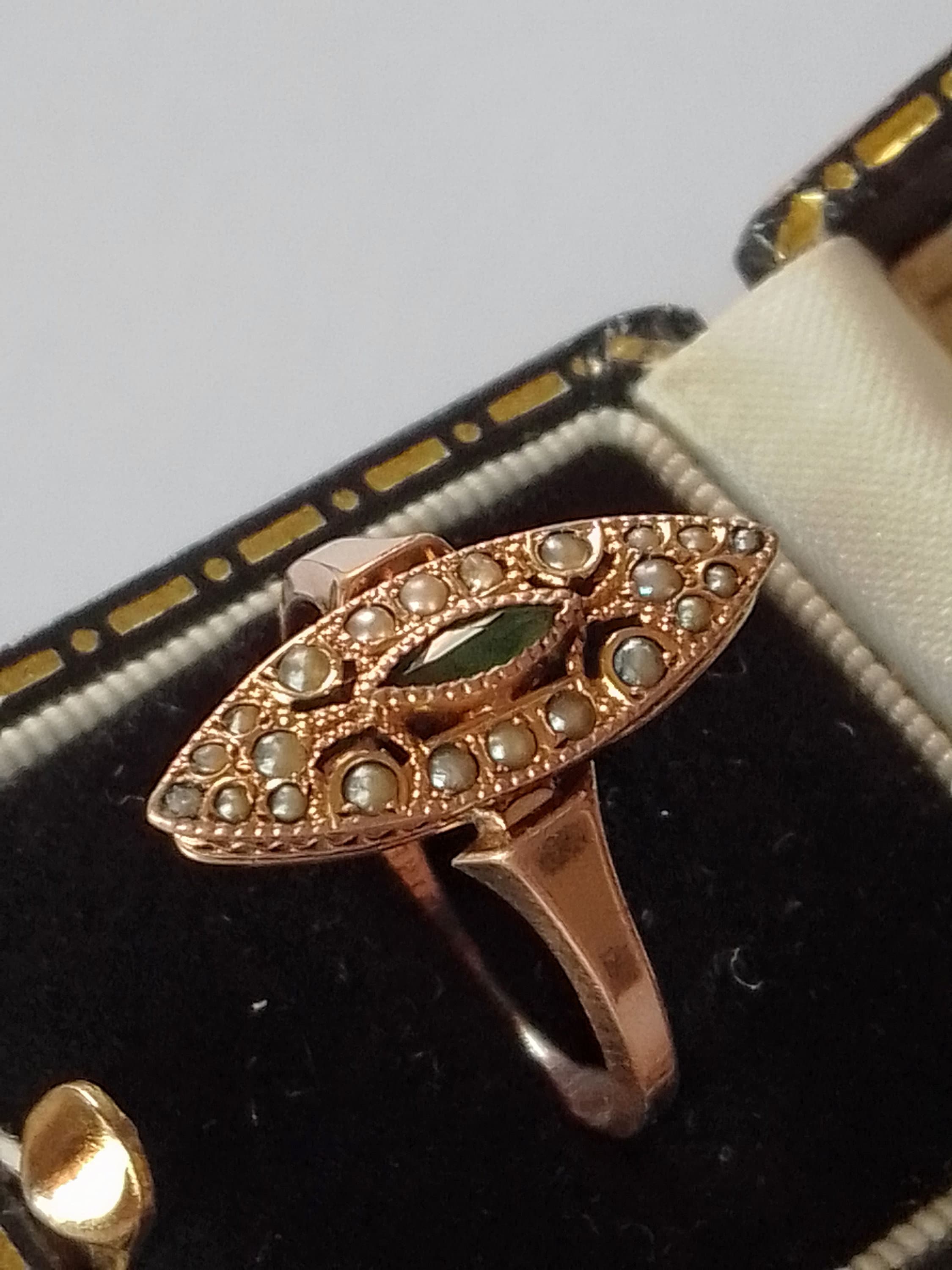 Antiques Edwardian Marquise 9ct 9k Gold Emerald Ring