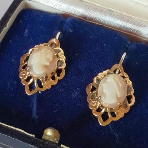Pendientes de camafeo dorado de plata eduardiana antigua