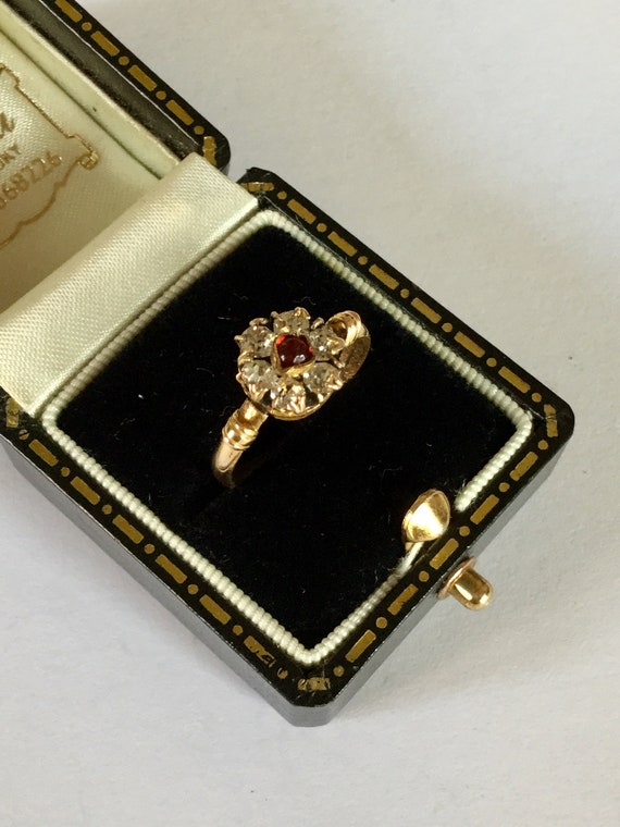 Antique Victorian 9CT 9K Gold Flowered Ring - image 3