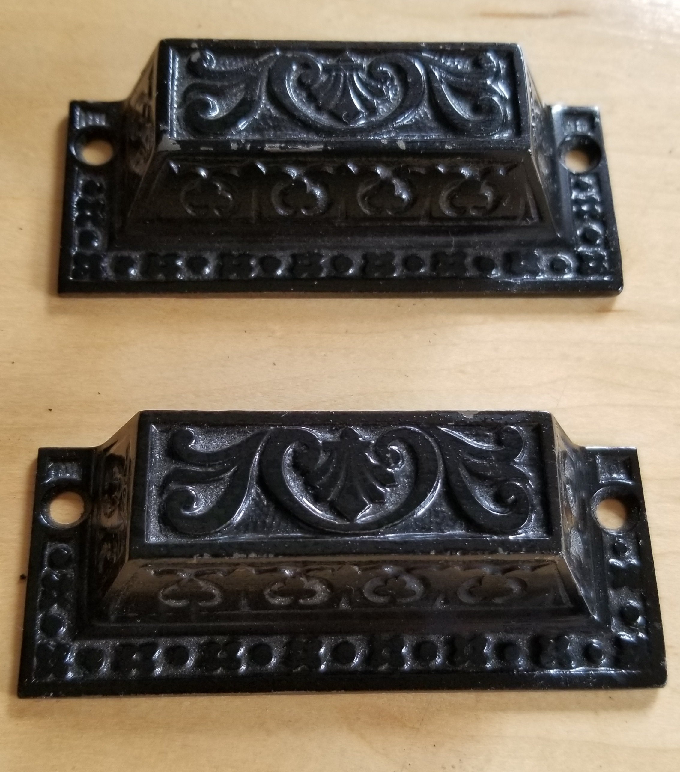 Vintage Style Eastlake Cabinet Drawer Pull – Antique Brass Look Furniture Handle
