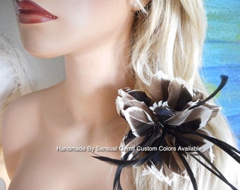 Broche à plumes, pince à cheveux à fleurs noires, brunes et blanches