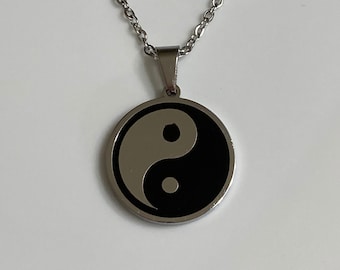 Yin yang collier d’argent Plus moins symbole coréen Acier Inoxydable bijoux en acier noir blanc Bijoux Hommes Cadeau pour papa Bijoux Unisex