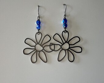 Grandes boucles d'oreilles pendantes marguerites en acier inoxydable