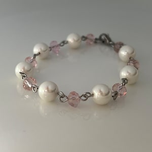 7” White Shell pearl and soft pink crystal glass bracelet