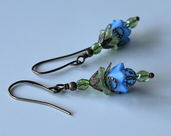 Boucles d'oreilles pendantes en bronze bleu-vert clochettes