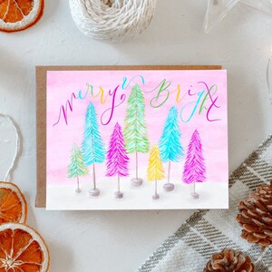 Vintage Colorful Holiday Trees Card / Art peint à la main / Cueillette de peinture d’arbre de Noël / Cadeau d’amoureux des livres / Salutations de Noël roses confortables