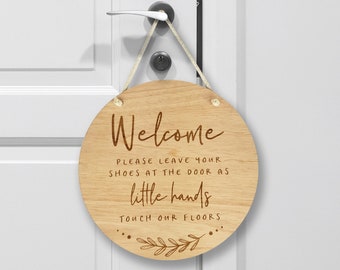 Welcome Please Remove Your Shoes Sign | Hanging Door Sign | 20cm | 7.87"