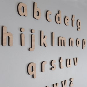 Decoración de pared con letras y números del alfabeto (A-Z y del 1 al 9) - Aprendizaje del abecedario - Educación infantil - Arte mural para guarderías, aulas y jardines de infancia