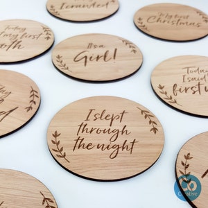 Kate & Milo Wooden Weekly Baby Pregnancy Announcement Cards Light Wood Doble Sided Photo Prop Milestone Discs 