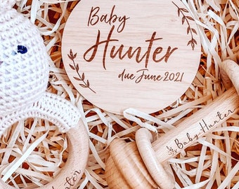 Custom Pregnancy Wooden Announcement Plaque - multiple sizes - wooden disc