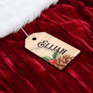 Personalisierte Weihnachtsstrumpf Tags - Pinecone Design - gedruckt