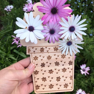 Collection de fleurs - Bois - Jeu d'aventure dans la nature - Promenade dans la nature - Cadeau nature pour enfants - Planche de chasse au trésor dans le jardin - Jeux pour enfants