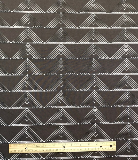 Century Prints Deco Geese Earth - Giucy Giuce - PER QUARTER METRE Century Prints Deco Geese Earth - Giucy Giuce - PER QUARTER METRE