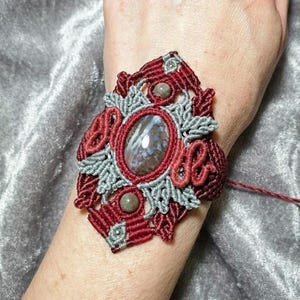 Das Porzellan Totem | Oxblood & Storm Slate 3-Zoll-Handschuh | Statement Armbänder