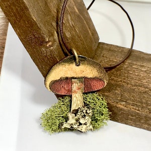 Mushroom Necklace on Moss, Statement Necklace, Mushroom Jewelry, Handmade Jewelry, Mushroom Pendant, Cottagecore Necklace, Gifts for Women