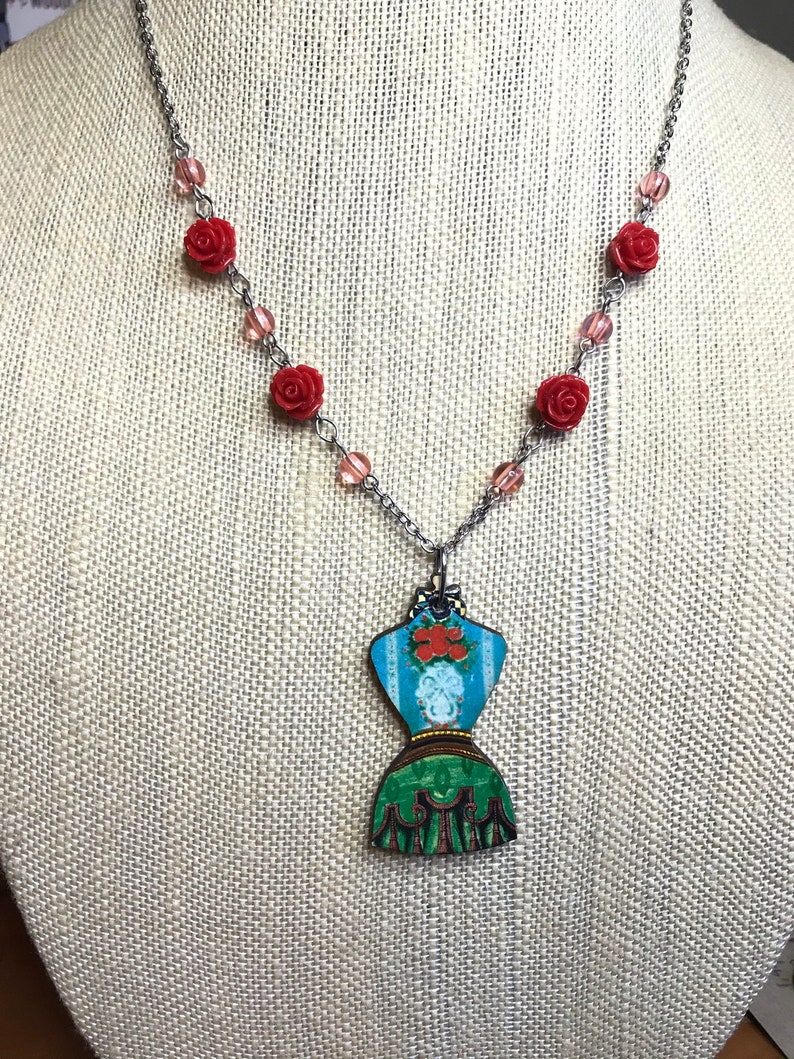 Vintage Corset Necklace with Rose Flower Beads on Silver Chain Unique Gift for Her,Victorian Red Green Corset Floral Pendant Birthday Gift