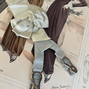 1900s 1910 silk ribbon garter orphan.  elastic;