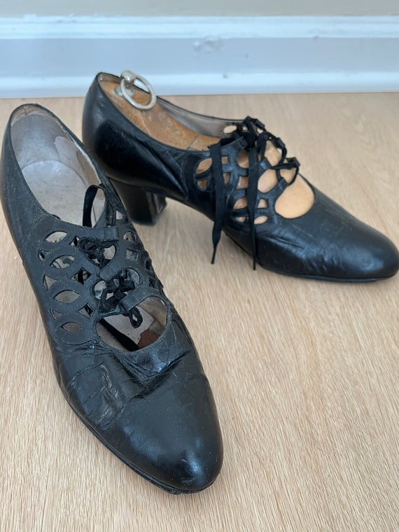 1920s/1930s silk shoes. Size 7m narrow. As is - image 4