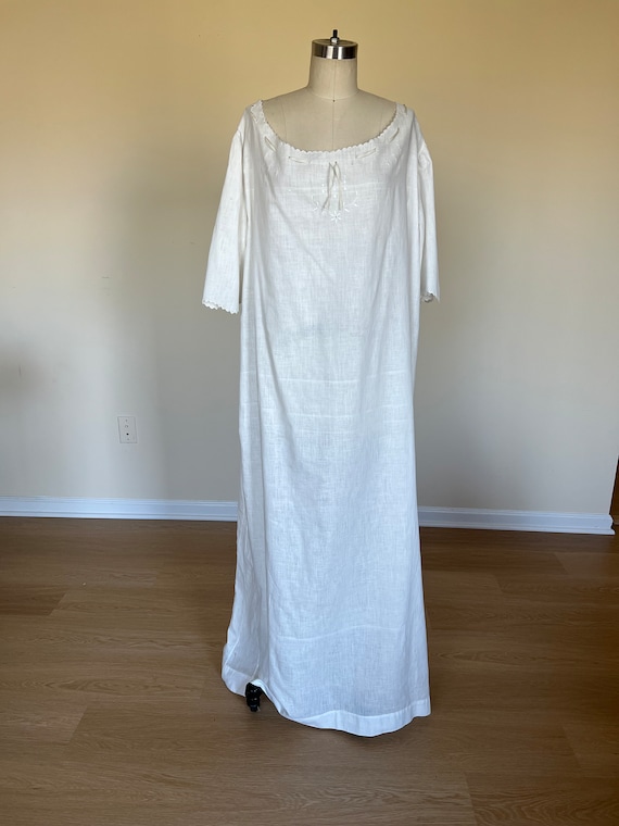 Plus sized Antique Edwardian hand sewn nightgown.… - image 2