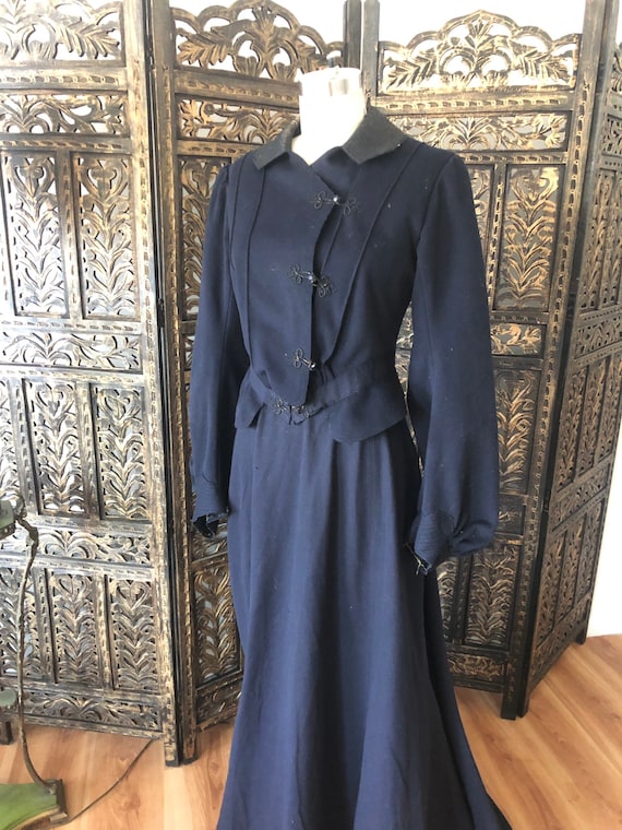 1903 wool walking suit; wearable size. - image 1