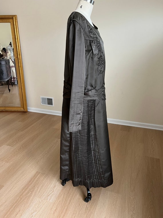 True Volup 1920s beaded dress.   Silk. - image 8