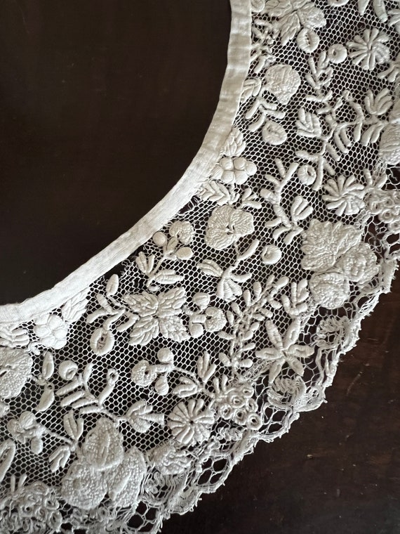 14.5" collar . hand embroidered re-embroidered regency victorian