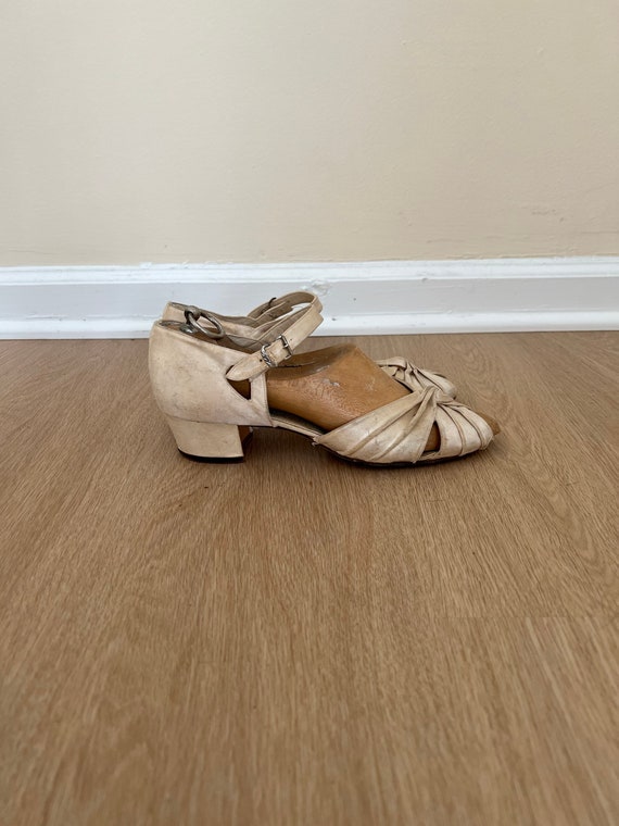 1920s ivory silk shoes. Size 6m.  As is - image 6