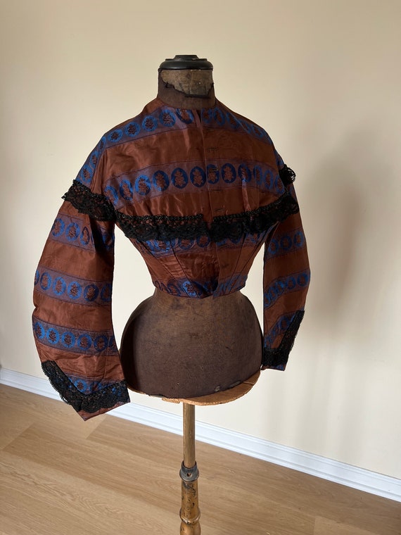 original 1850s or 1860s silk bodice. - image 3