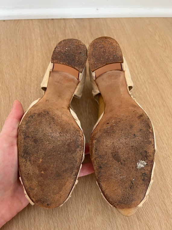 1920s ivory silk shoes. Size 6m.  As is - image 8