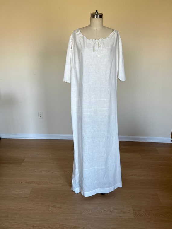 Plus sized Antique Edwardian hand sewn nightgown.… - image 4