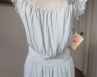 Vintage 1940s or 1930s deadstock nightgown