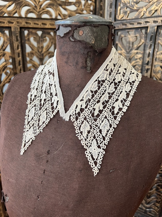 Machine made lace collar. Antique.  Edwardian. 19… - image 2