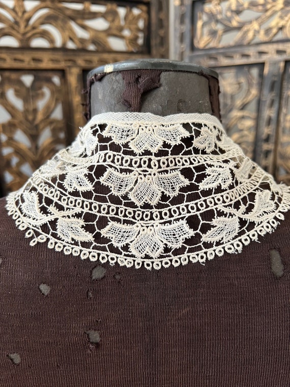 Machine made lace collar. Antique.  Edwardian. 19… - image 6