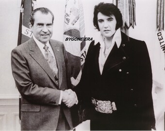 1970 New 5x7 Photo Elvis Presley & President Richard Nixon at the While House 