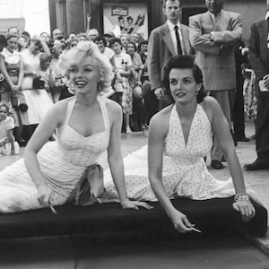 Marilyn Monroe Jane Russell Gentlemen Prefer Blondes Grauman&#39;s Chinese Theatre Hollywood Poster Art Photo Artwork 12x18