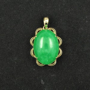 14K Solid Yellow Gold with Oval Cab shaped Green Jade Jadeite Pendant