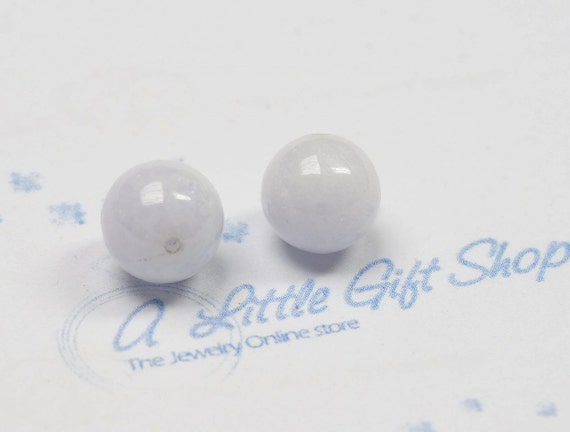 8mm Nice Quality Natural Milky Lavender Color Jadeite Beads with half drilled hole ~ 2pcs / pack, purple jade, 天然ミルキーラベンダー色の翡翠ビーズ（ハーフドリル穴付き）