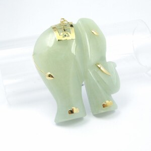 10K massief geelgouden natuurlijke groene jade hanger Trunk Up olifant dierenbedel - groot - 38 mm, damessieraden jade sieraden, Kanssymbool