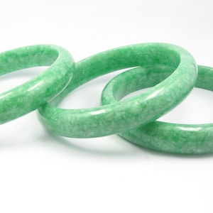 Bracciale in pietra di giada verde giadeite, regalo per la moglie, braccialetto in pietra preziosa, braccialetto intagliato a mano, dimensione interna 62 mm