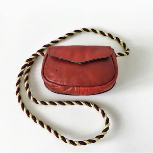 Small vintage shoulder bag