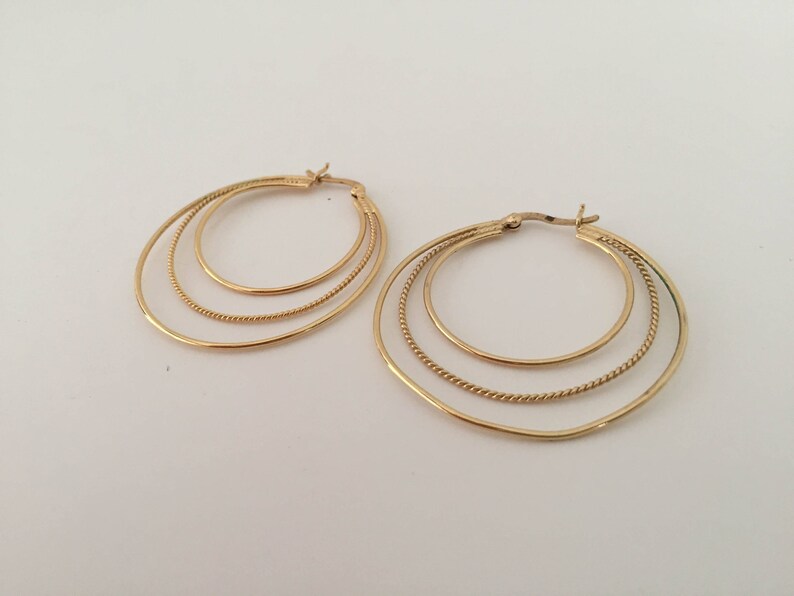 48 Estate Gold Tone Three Circle Pierced Earrings Item #
