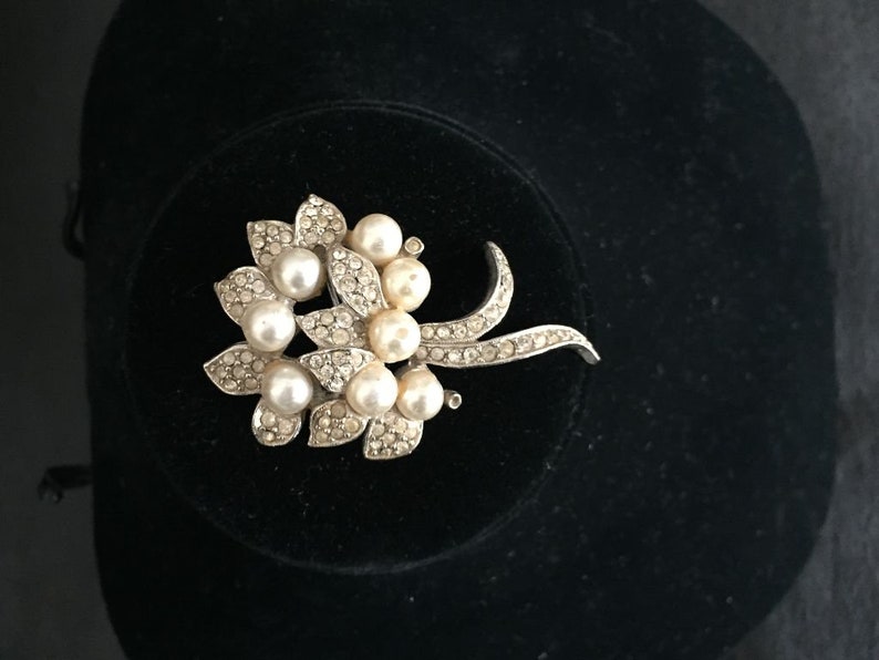 Estate Floral Rhinestone brooch ~ faux pearl brooch
