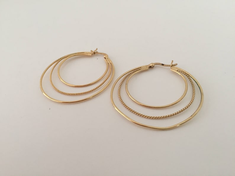 48 Estate Gold Tone Three Circle Pierced Earrings Item #