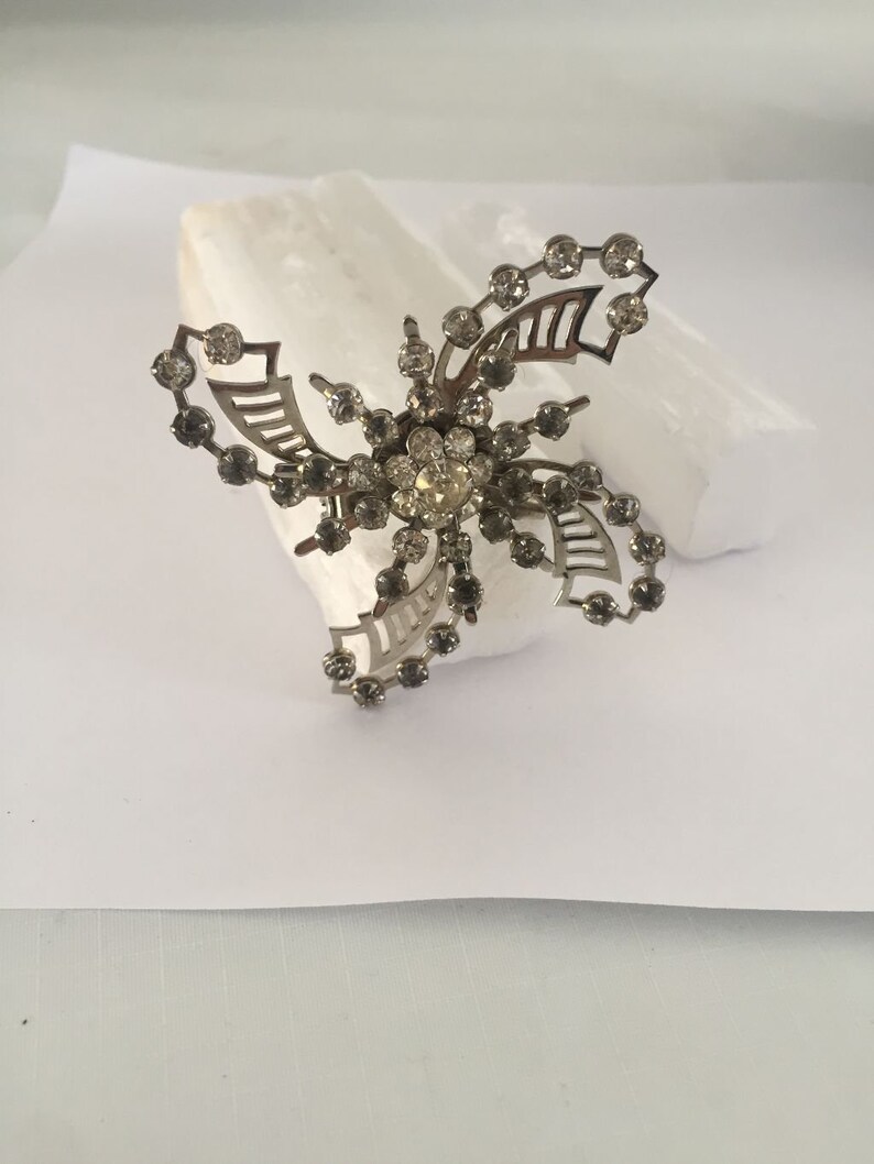 Clear /& Gray Rhinestones BroochPin Estate Vintage Windmill Shaped Silver Tone