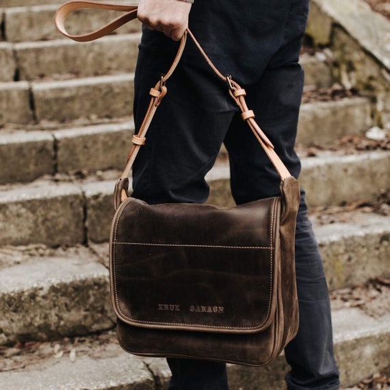 Superbe sac à bandoulière en cuir pour homme