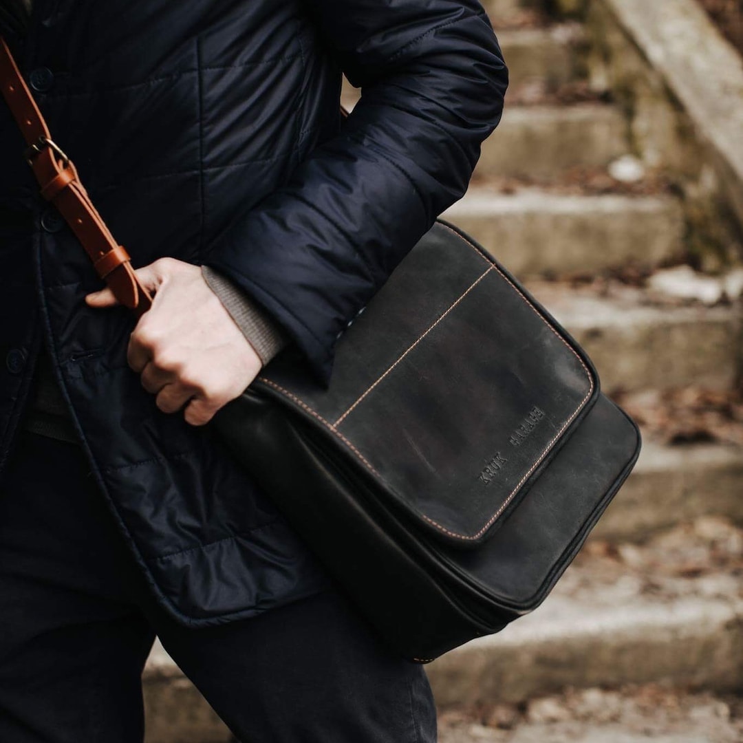 Small black leather messenger bag new arrivals