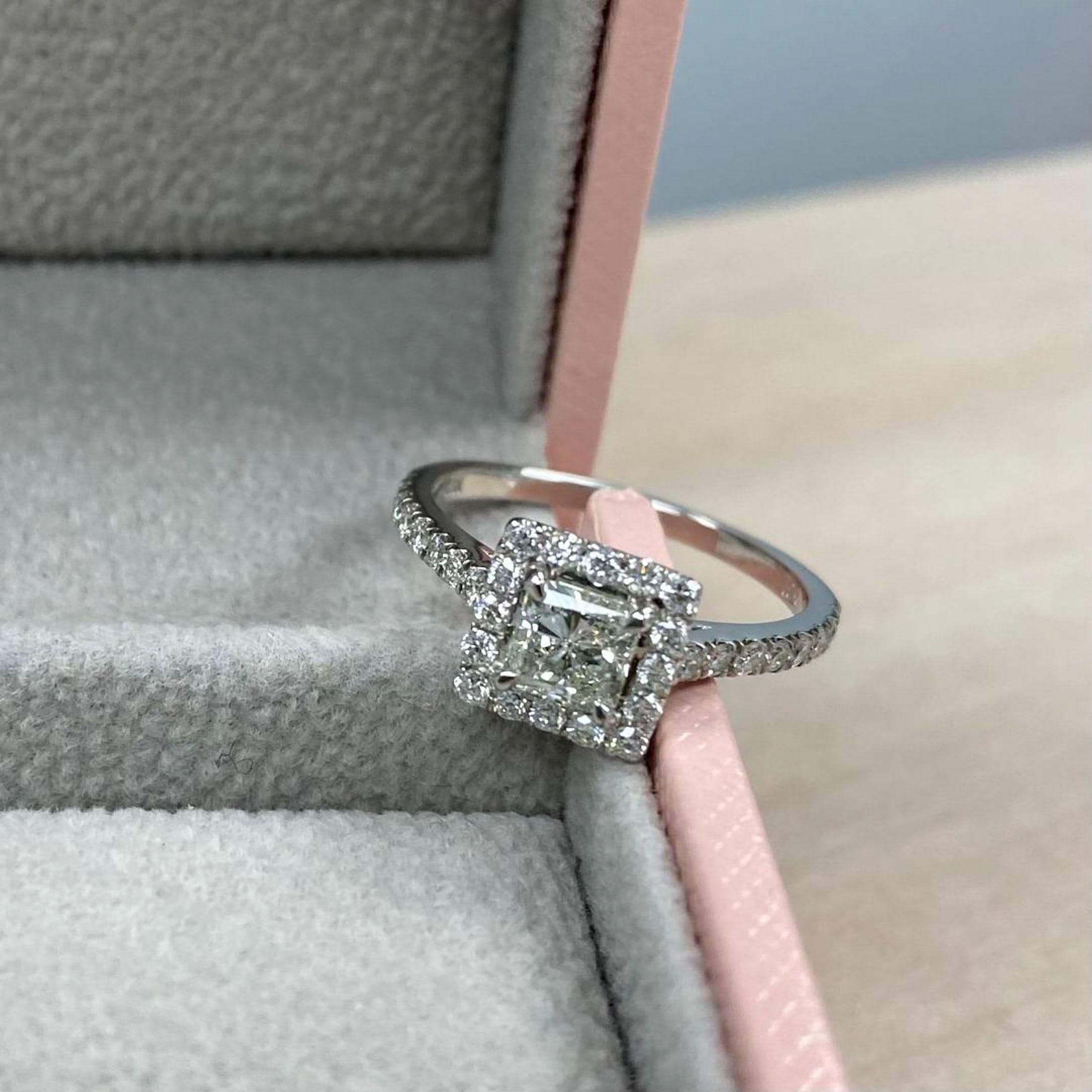 Bague Or 18 Carats Avec Diamants 0,07 Carat - Occasion, 2,27 G, Magnifique