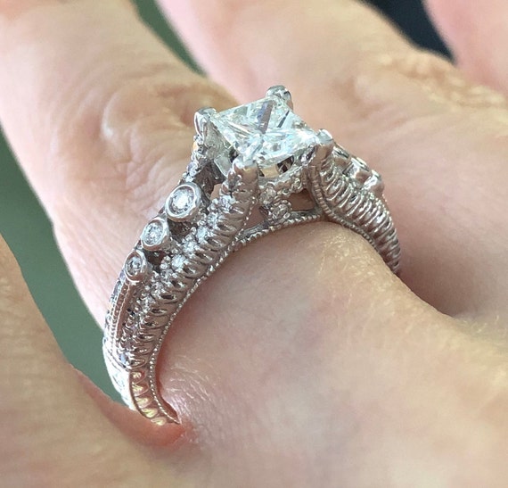 Graduated milgrain diamond engagement best sale ring