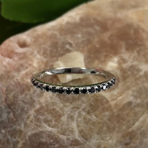 Anillo de bodas de diamantes negros de 0,20 ct en oro blanco de 10 k, 16 piedras, anillo de bodas de diamantes, anillos de banda de diamantes para mujer, anillo apilable